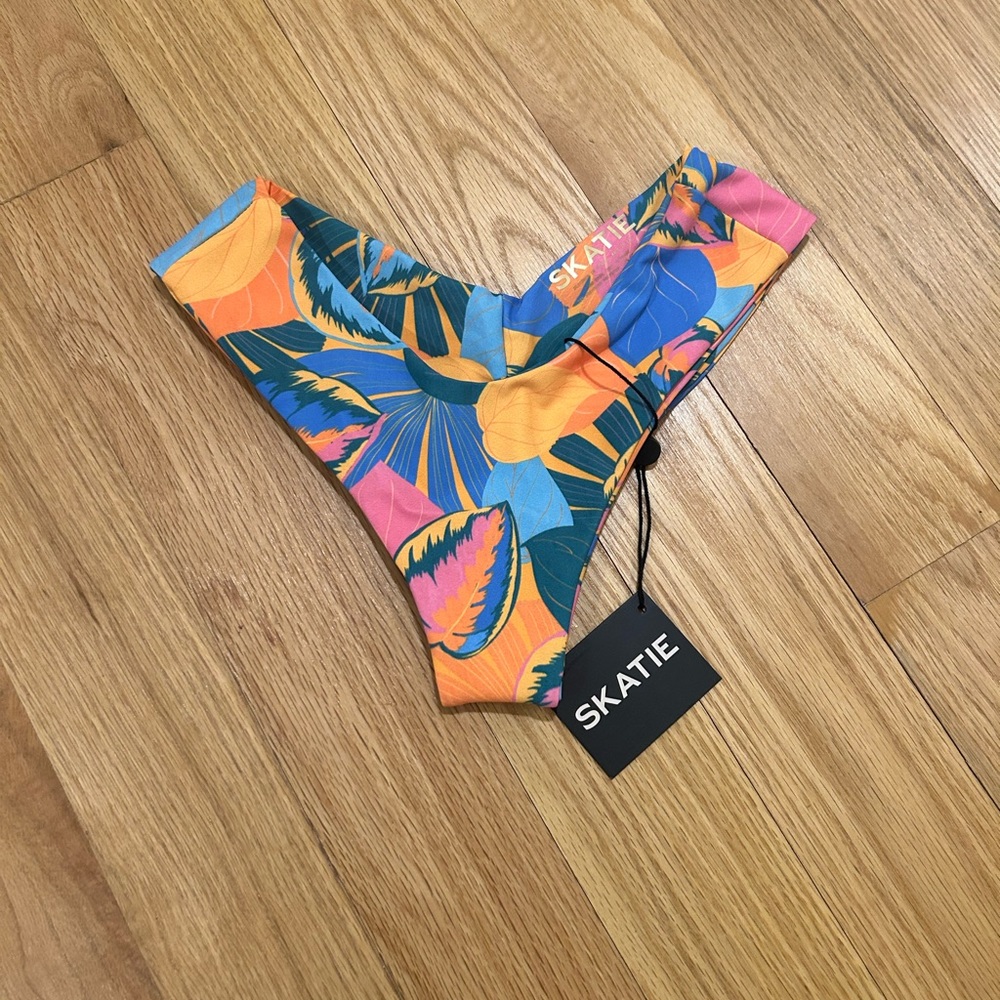 SKATIE Cheeky Bikini Bottom -XS